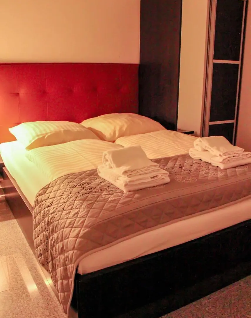 Bluestone Boarding Apartments Dusseldorf