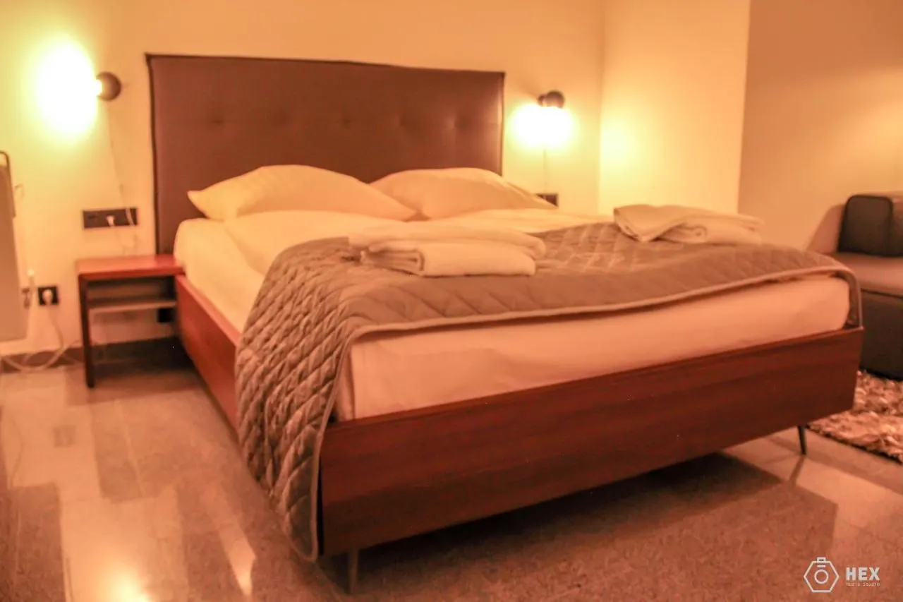 Bluestone Boarding Apartments Dusseldorf 4*,