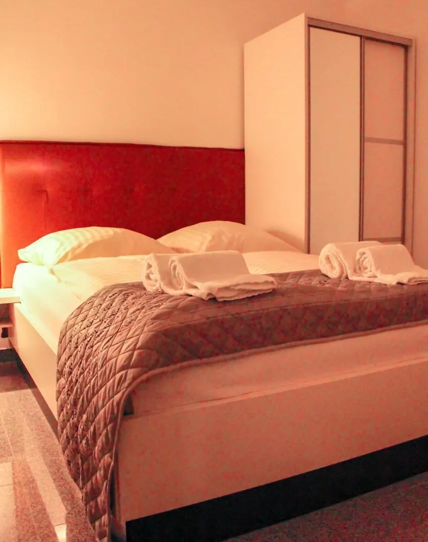 **** Aparthotel Bluestone Boarding Apartments Dusseldorf Germany